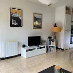 Agreable Lumineux Apartman *
